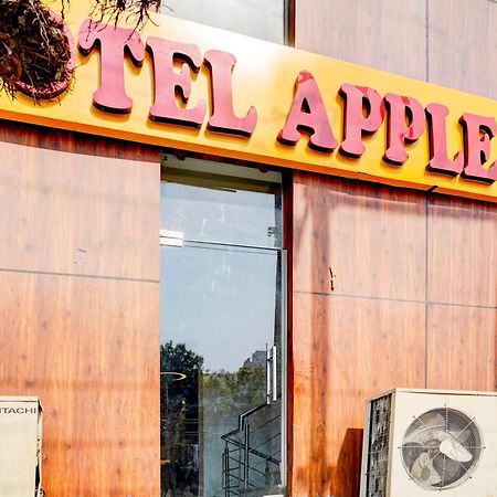 Collection O Apple Tree Hotel Noida Bagian luar foto