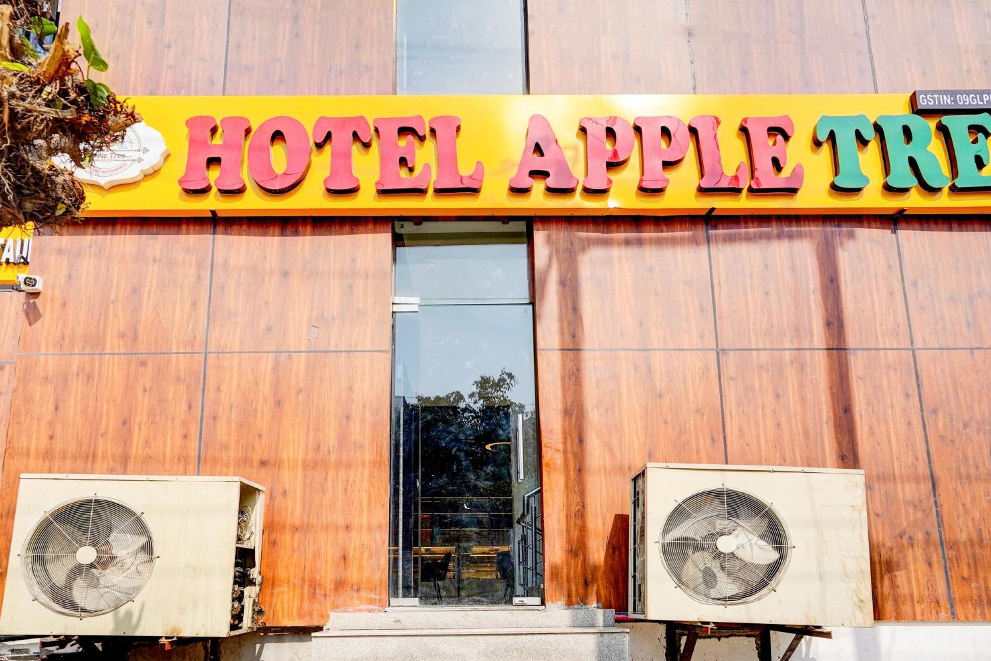 Collection O Apple Tree Hotel Noida Bagian luar foto